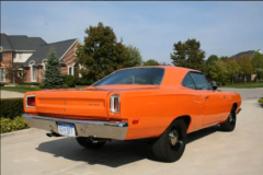 Plymouth Road Runner 440 6 Pack, 1969 (Video)