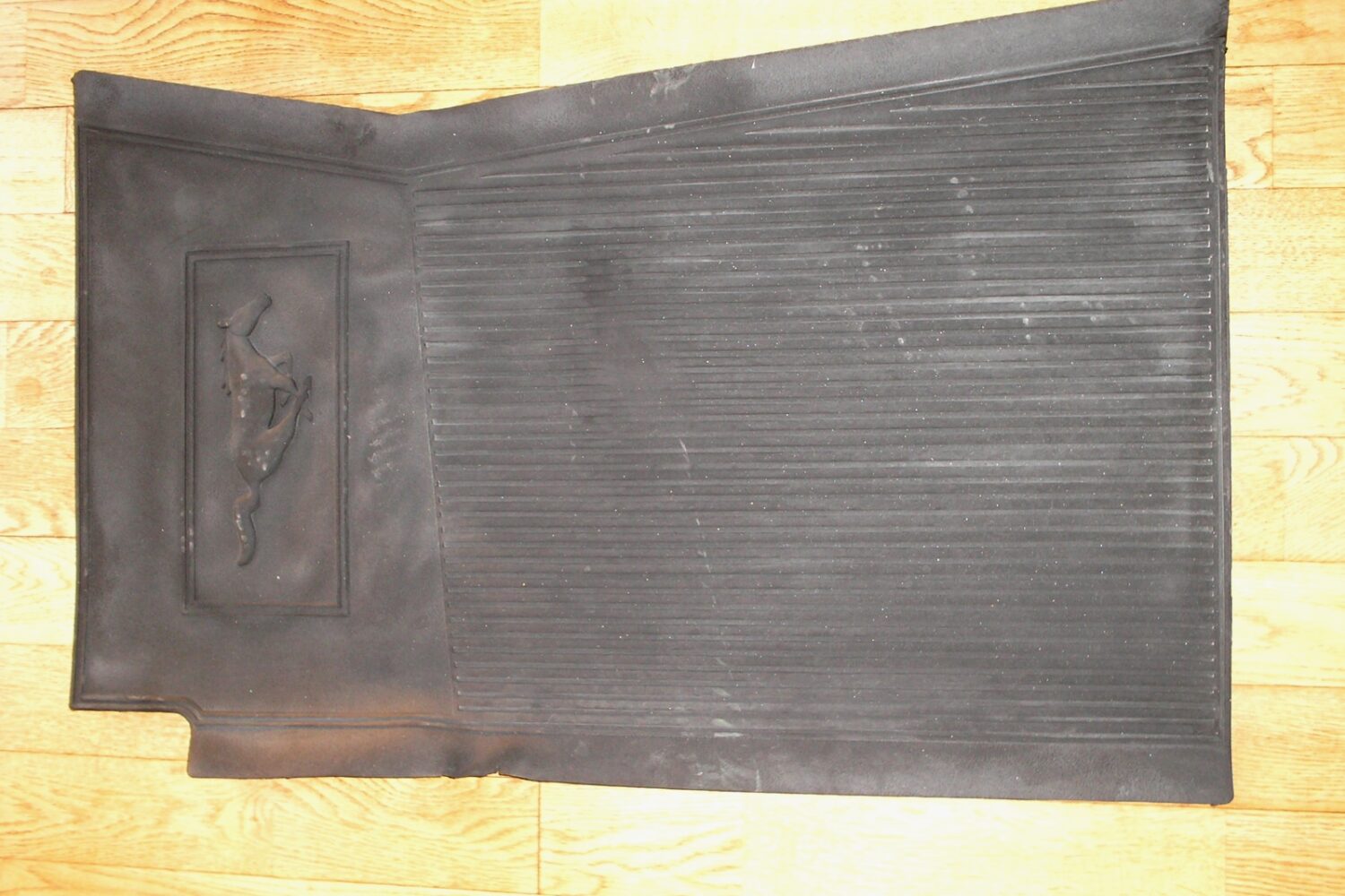 Matte vorne ungeschnitten