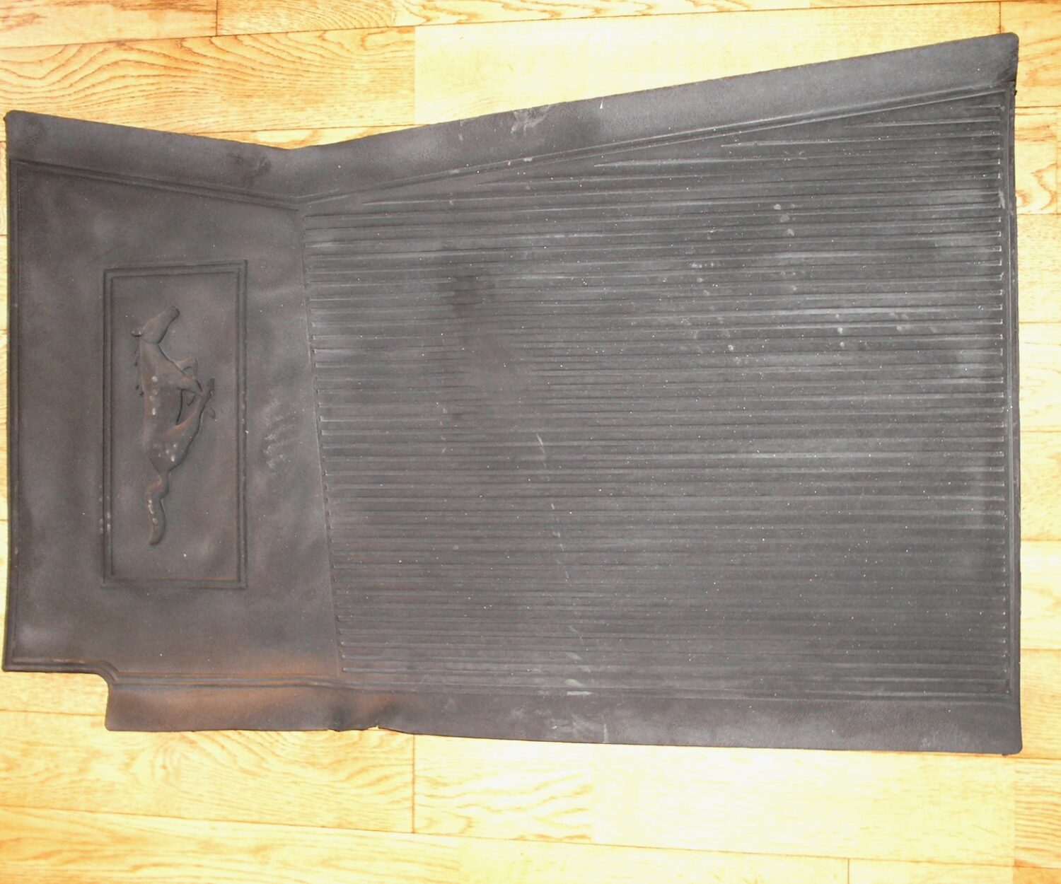 Matte vorne ungeschnitten